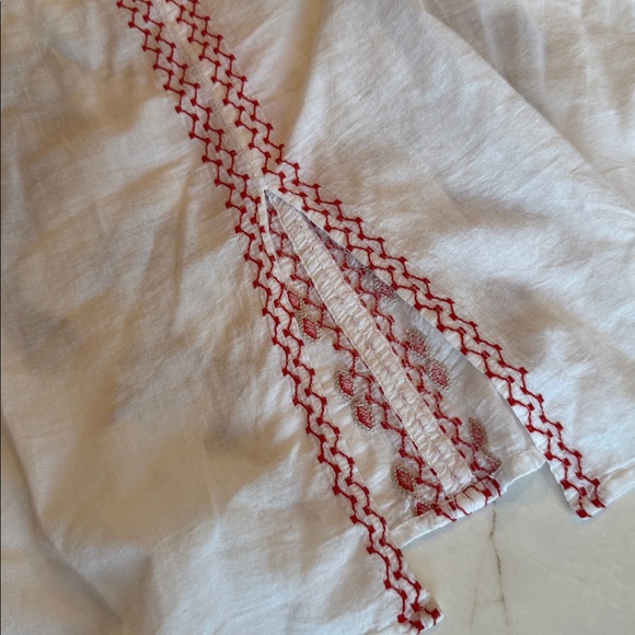 Johnny Was White Blouse with Red and Brown Embroidery - Picture 3 of 5